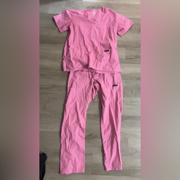 Pink Medical Scrubs Set - Picture 1 of 6